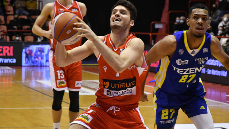 Basket A2, Unieuro: Pazin non tornerà in campo prima di 6 mesi Basket A2, Unieuro: Pazin non tornerà in campo prima di 6 mesi
