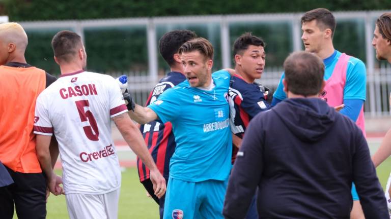 Calcio C, ha preso gol da 80 metri, ma i leoni da tastiera non sanno quello che Rossi ha dato all'Imolese Calcio C, ha preso gol da 80 metri, ma i leoni da tastiera non sanno quello che Rossi ha dato all'Imolese