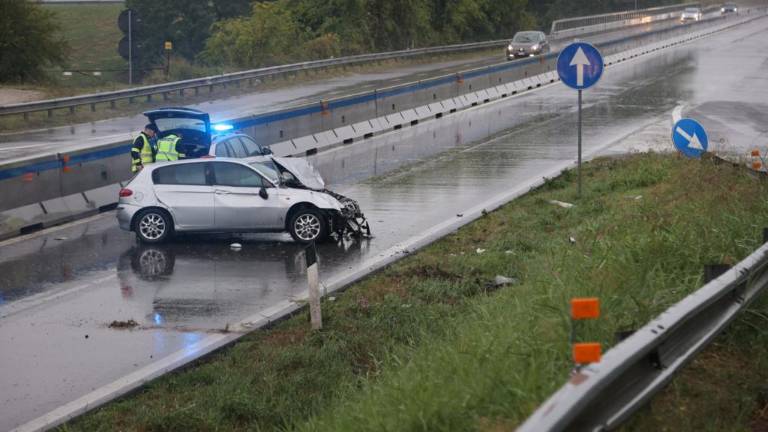 Cesena, incidente in E45: ferito grave un 40enne sbalzato dal lunotto posteriore Cesena, incidente in E45: ferito grave un 40enne sbalzato dal lunotto posteriore