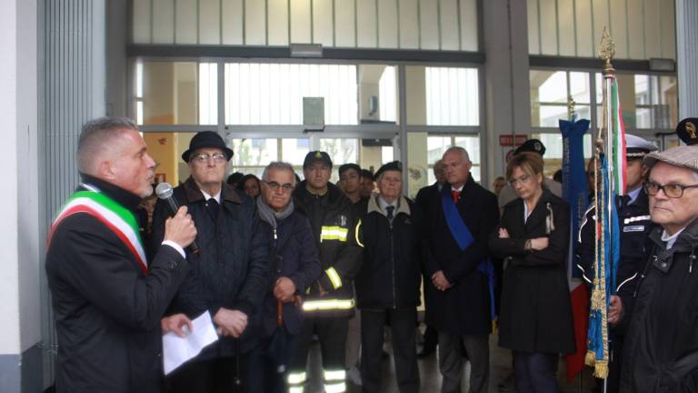 Cesena, una corona in memoria delle vittime del terrorismo Cesena, una corona in memoria delle vittime del terrorismo