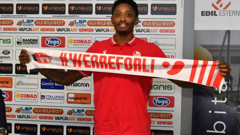 Basket Forlì. Kenny Hayes non si vaccina e lascia l'Italia per la Turchia Basket Forlì. Kenny Hayes non si vaccina e lascia l'Italia per la Turchia
