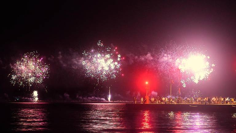 Ravenna. La magia dei fuochi d’artificio per Sant’Apollinare. FOTOGALLERY Ravenna. La magia dei fuochi d’artificio per Sant’Apollinare. FOTOGALLERY