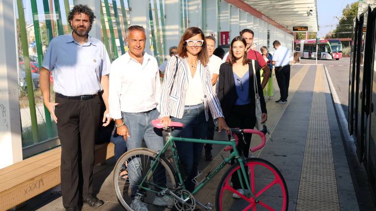 Rimini. Bici sul Metromare da lunedì. Si paga un biglietto in più Rimini. Bici sul Metromare da lunedì. Si paga un biglietto in più