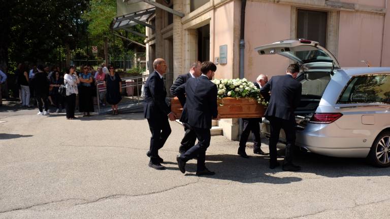 Imola, l'ultimo saluto a Raffaele Pisu - Le foto Imola, l'ultimo saluto a Raffaele Pisu - Le foto