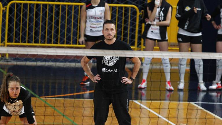Volley B1 donne, sospetto caso di Covid: l'Angelini resta a casa Volley B1 donne, sospetto caso di Covid: l'Angelini resta a casa