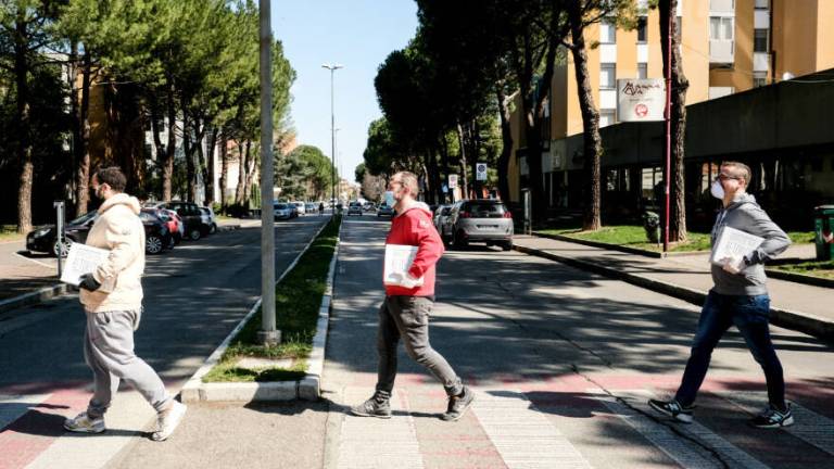 Il birraio arriva fino a casa, sorsi di ottimismo Il birraio arriva fino a casa, sorsi di ottimismo