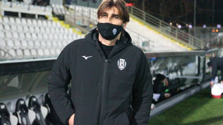 Calcio C, altri 5 positivi nel Cesena: focolaio fuori controllo Calcio C, altri 5 positivi nel Cesena: focolaio fuori controllo