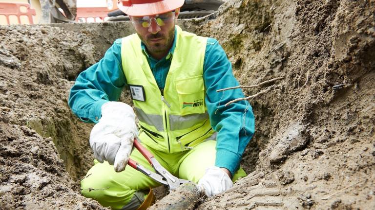 Ravenna, Classe e Ponte Nuovo senza acqua da sabato sera. Hera manda due autobotti Ravenna, Classe e Ponte Nuovo senza acqua da sabato sera. Hera manda due autobotti
