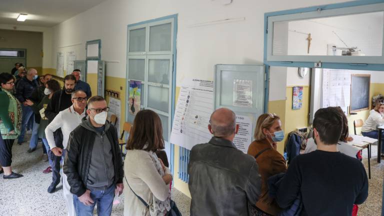 Elezioni, a Imola il Pd ottiene il 32,98%, Fratelli d'Italia arriva al 21% Elezioni, a Imola il Pd ottiene il 32,98%, Fratelli d'Italia arriva al 21%
