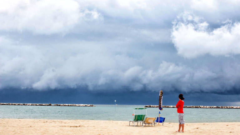 Spiaggia, come riapre: il protocollo della Regione Spiaggia, come riapre: il protocollo della Regione