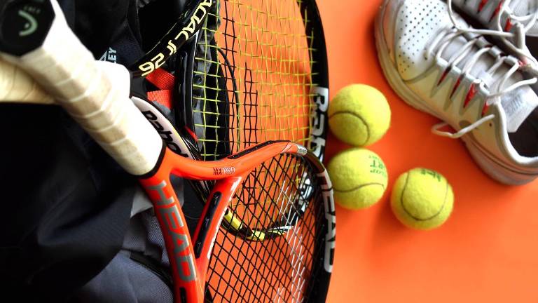 Tennis, Muraccini, Strocchi, Amati e Vagnini avanti al Maretennis Tennis, Muraccini, Strocchi, Amati e Vagnini avanti al Maretennis