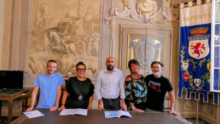 Faenza, martedì Romagna di cuore: spettacolo per gli alluvionati Faenza, martedì Romagna di cuore: spettacolo per gli alluvionati