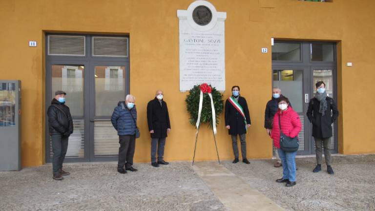 Radici della Sinistra Cesena: deposita corona sulla lapide di Sozzi Radici della Sinistra Cesena: deposita corona sulla lapide di Sozzi