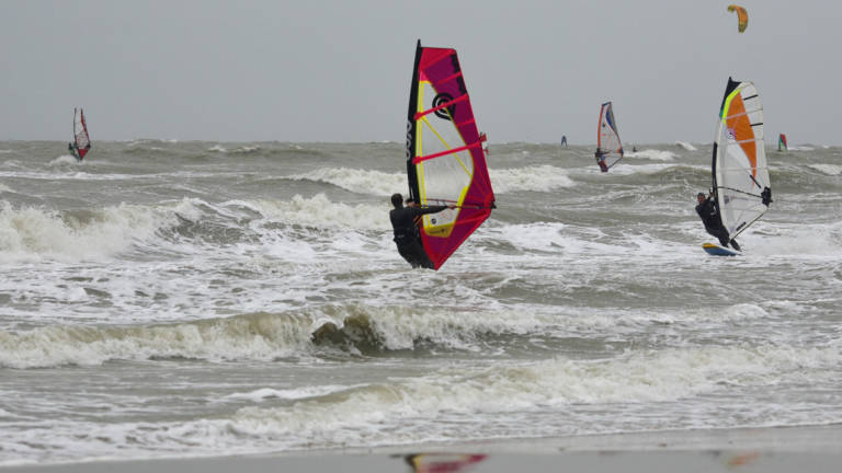 Ravenna, chi ha detto che è brutto tempo? Di sicuro non gli assi del windsurf Ravenna, chi ha detto che è brutto tempo? Di sicuro non gli assi del windsurf