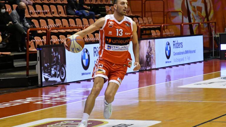 Basket A2, l'Unieuro vince anche a Latina: e sono nove (53-70) Basket A2, l'Unieuro vince anche a Latina: e sono nove (53-70)