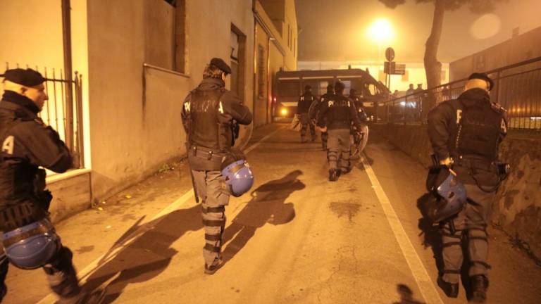 Aspirante terrorista arrestato a Cesena, i familiari sotto shock: L'Isis recluta le menti deboli, lui ha problemi di salute mentale Aspirante terrorista arrestato a Cesena, i familiari sotto shock: L'Isis recluta le menti deboli, lui ha problemi di salute mentale