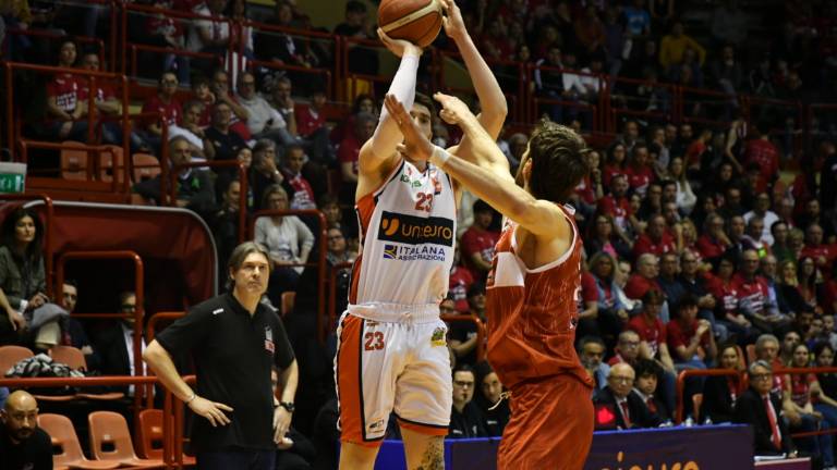 Basket A2 play-off: rinviata garadue di Unieuro-Chiusi, possibile recupero domani sera Basket A2 play-off: rinviata garadue di Unieuro-Chiusi, possibile recupero domani sera