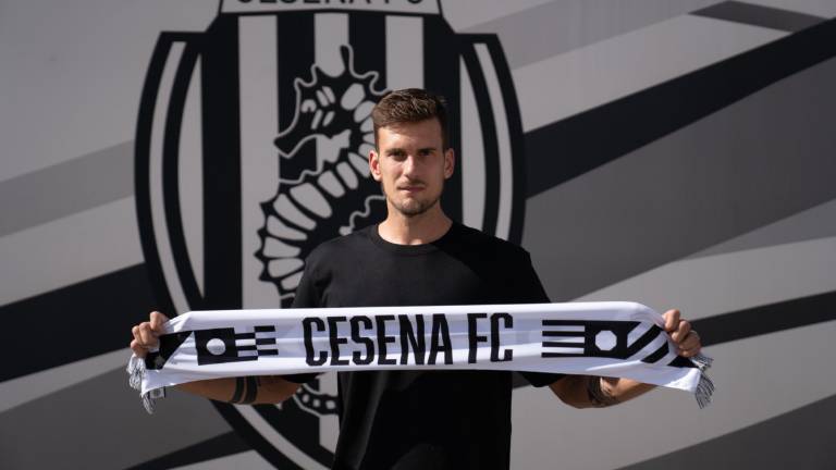 Calcio C, Cesena: Tozzo ha scelto il numero 1 Calcio C, Cesena: Tozzo ha scelto il numero 1