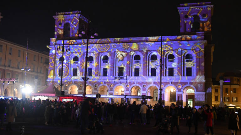 Forlì, alla fiera di Santa Lucia torna la tradizione del torrone Forlì, alla fiera di Santa Lucia torna la tradizione del torrone