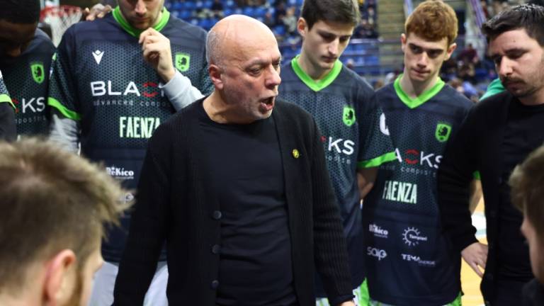Basket B, Garelli e il mercato di Faenza: Non ci serve l'eroe che risolve i problemi - Gallery Basket B, Garelli e il mercato di Faenza: Non ci serve l'eroe che risolve i problemi - Gallery