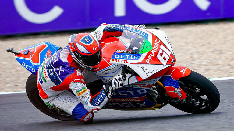 Moto E: vince Tulovic, Zaccone mantiene il +7 in classifica Moto E: vince Tulovic, Zaccone mantiene il +7 in classifica
