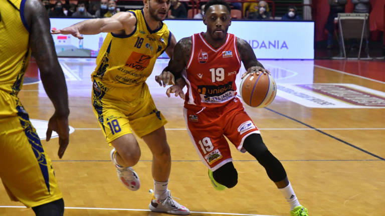 Basket A2, Unieuro-Latina posticipata a martedì 30 alle 20.30 Basket A2, Unieuro-Latina posticipata a martedì 30 alle 20.30