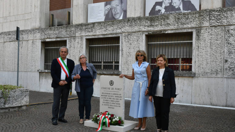 Forlì ricorda Paolo Borsellino e le vittime dell'attentato di via D'Amelio Forlì ricorda Paolo Borsellino e le vittime dell'attentato di via D'Amelio