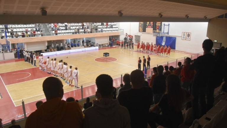 Covid, accelerata per stadi e palazzetti: a fine mese aumenta la capienza in zona bianca Covid, accelerata per stadi e palazzetti: a fine mese aumenta la capienza in zona bianca