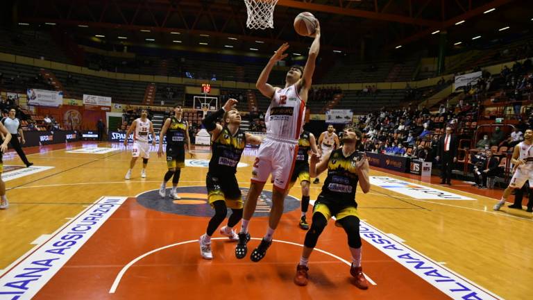 Basket A2, due punti d'oro per l'Unieuro con San Severo (85-70) Basket A2, due punti d'oro per l'Unieuro con San Severo (85-70)