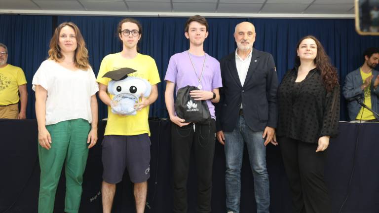 Olimpiadi di matematica, la vittoria va a Bassano del grappa: applausi per tutti ma non per il ministro Valditara Olimpiadi di matematica, la vittoria va a Bassano del grappa: applausi per tutti ma non per il ministro Valditara