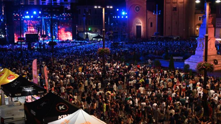 L’edizione del 2024 in piazza Saffi (foto Fabio Blaco) L’edizione del 2024 in piazza Saffi (foto Fabio Blaco)