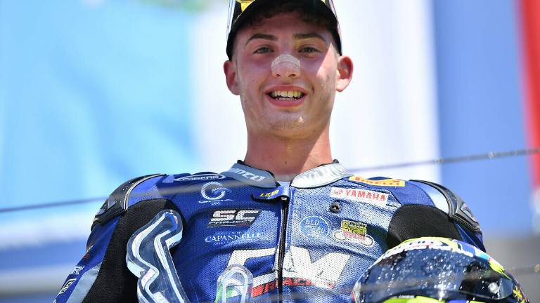 Supersport, vince Aegerter davanti a un grande Bernardi Supersport, vince Aegerter davanti a un grande Bernardi