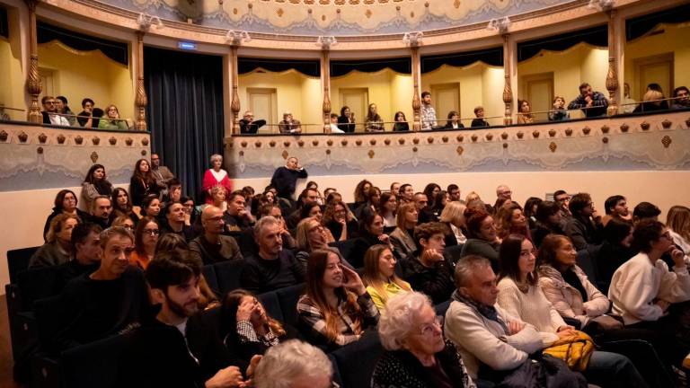 Il teatro di Cesenatico ieri sera Il teatro di Cesenatico ieri sera