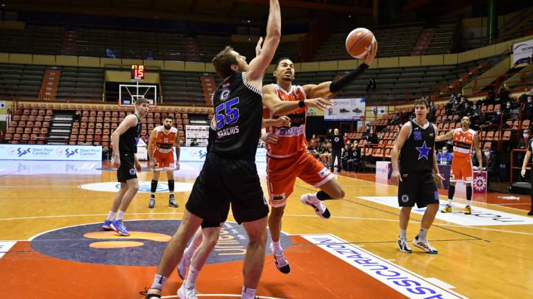 Basket A2, l'Unieuro regola la Stella Azzurra 90-77 - Video Basket A2, l'Unieuro regola la Stella Azzurra 90-77 - Video