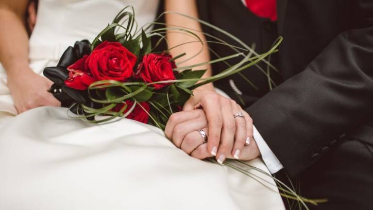 Doppia proposta di matrimonio sui campi di calcio in Romagna - VIDEO Doppia proposta di matrimonio sui campi di calcio in Romagna - VIDEO