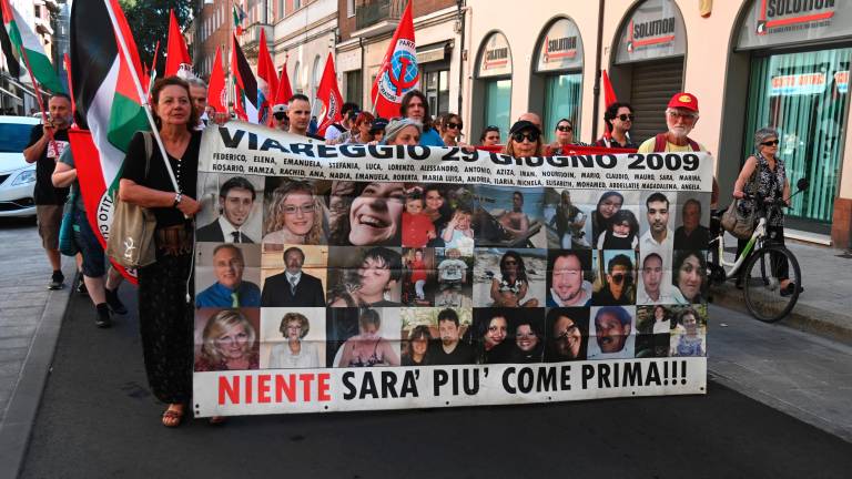 Forlì, il corteo dei lavoratori di Gruppo 8 VIDEO E FOTO Forlì, il corteo dei lavoratori di Gruppo 8 VIDEO E FOTO