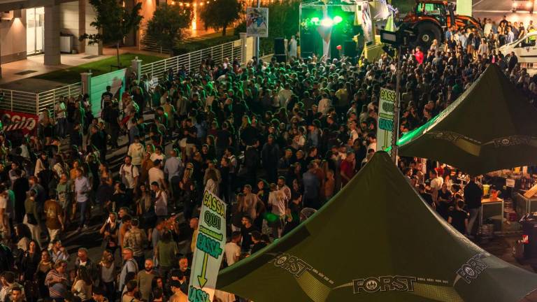 Santarcangelo. Emilia Street Parade: grande successo con 20mila partecipanti Santarcangelo. Emilia Street Parade: grande successo con 20mila partecipanti