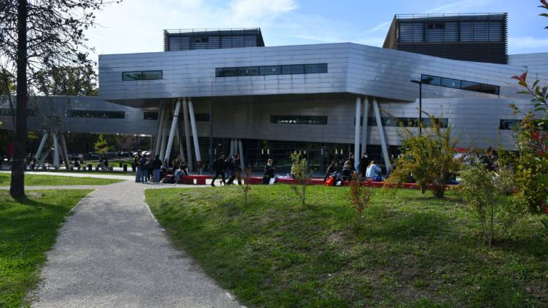 Forlì, gli studenti: Inaccettabile chiudere il corso di Mass Media e Politica Forlì, gli studenti: Inaccettabile chiudere il corso di Mass Media e Politica