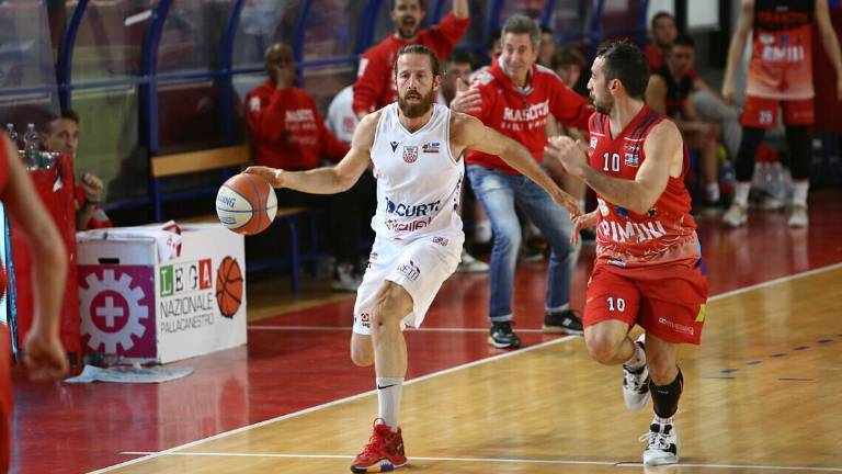 Basket B, il rush finale di Rbr piega l'Andrea Costa (65-73) Basket B, il rush finale di Rbr piega l'Andrea Costa (65-73)