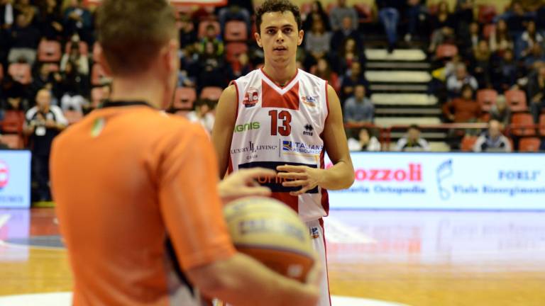 Basket, l'Unieuro non si ferma più (81-67) - VIDEO Basket, l'Unieuro non si ferma più (81-67) - VIDEO