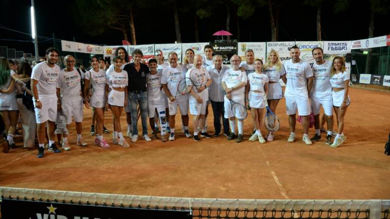 Gioco, partita e incontro: gli inossidabili Vip di Milano Marittima - Gallery Gioco, partita e incontro: gli inossidabili Vip di Milano Marittima - Gallery