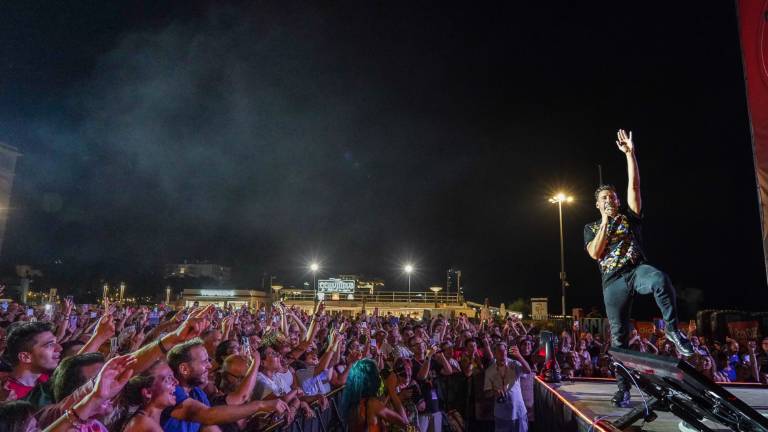 Riccione. I concerti di Radio Deejay fanno il pieno: 90mila spettatori Riccione. I concerti di Radio Deejay fanno il pieno: 90mila spettatori
