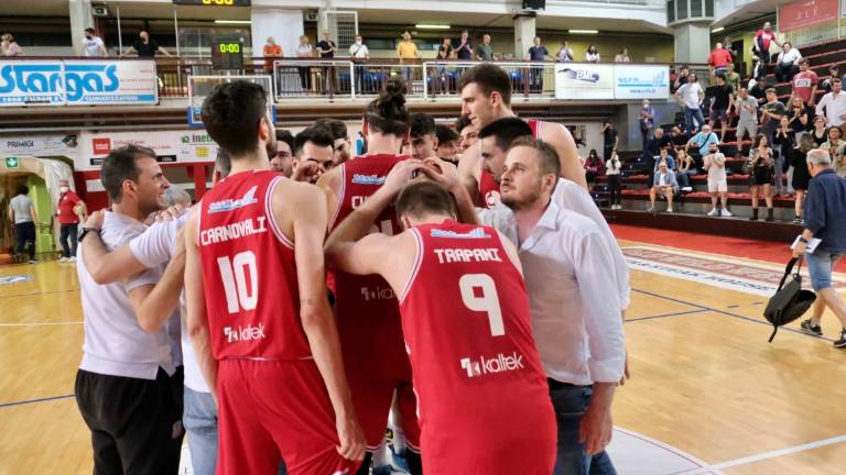 Basket B, serata trionfale: RivieraBanca chiude il conto, Faenza e Cesena sul 2-1, l'Andrea Costa allunga la serie Basket B, serata trionfale: RivieraBanca chiude il conto, Faenza e Cesena sul 2-1, l'Andrea Costa allunga la serie