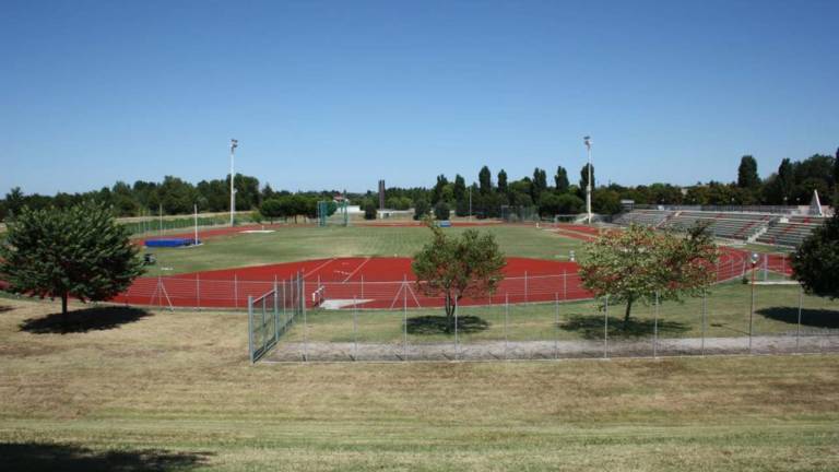 Nuove luci in arrivo alla pista d'atletica di Cesena Nuove luci in arrivo alla pista d'atletica di Cesena