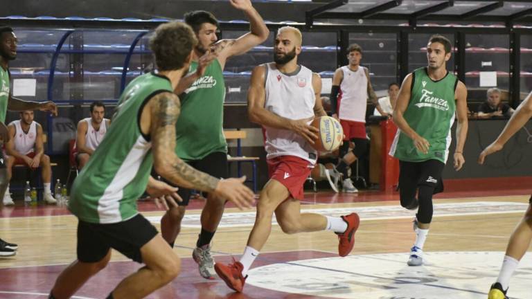 Basket B, abbonamenti verso il tutto esaurito a Imola Basket B, abbonamenti verso il tutto esaurito a Imola
