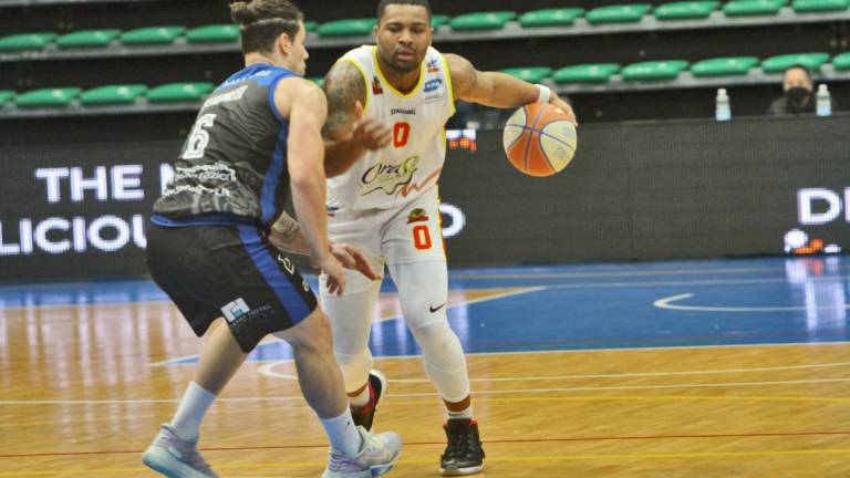 Basket A2, stavolta a Latina la volata è fatale all'OraSì (88-84) Basket A2, stavolta a Latina la volata è fatale all'OraSì (88-84)