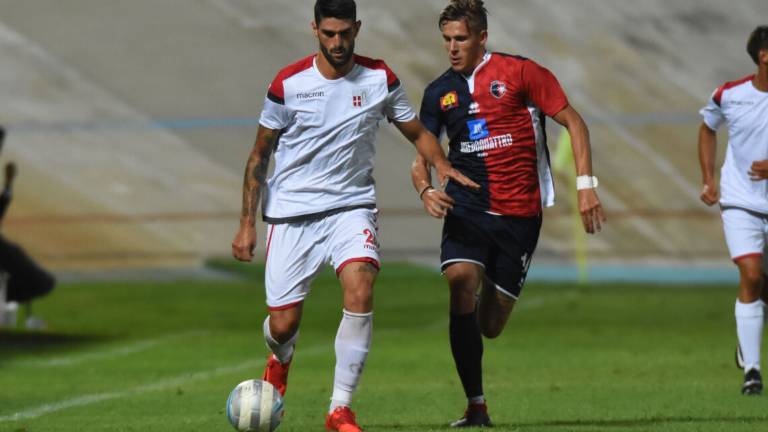Calciomercato, Rimini tessera Sourdis e sogna Cecconi Calciomercato, Rimini tessera Sourdis e sogna Cecconi