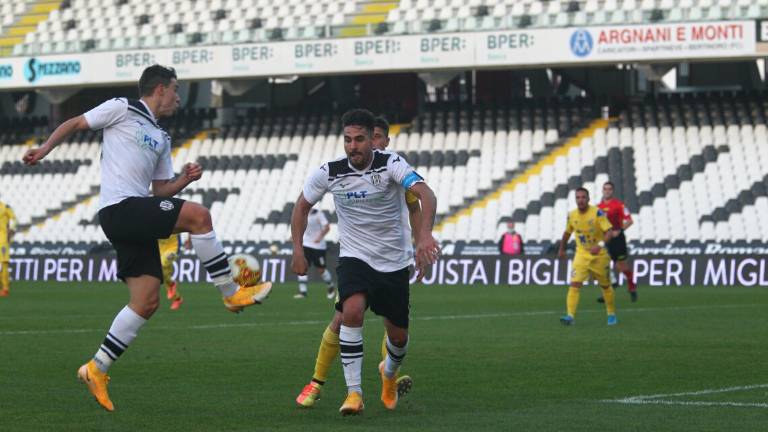 Calcio C, verso il Cesena è positivo un tesserato della Vis Pesaro Calcio C, verso il Cesena è positivo un tesserato della Vis Pesaro