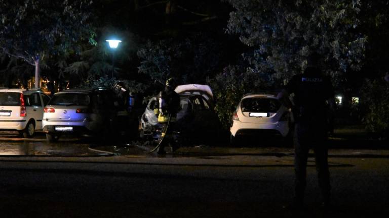 Imola, auto esplode nel cuore della notte in Pedagna Imola, auto esplode nel cuore della notte in Pedagna