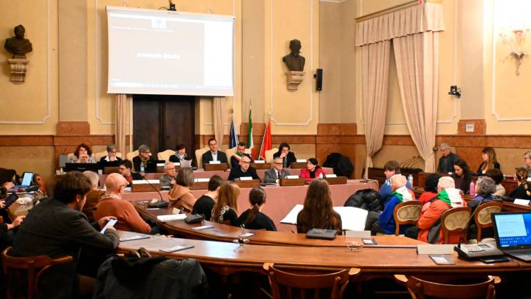 Imola, variazione al bilancio per un milione: via libera del consiglio comunale Imola, variazione al bilancio per un milione: via libera del consiglio comunale